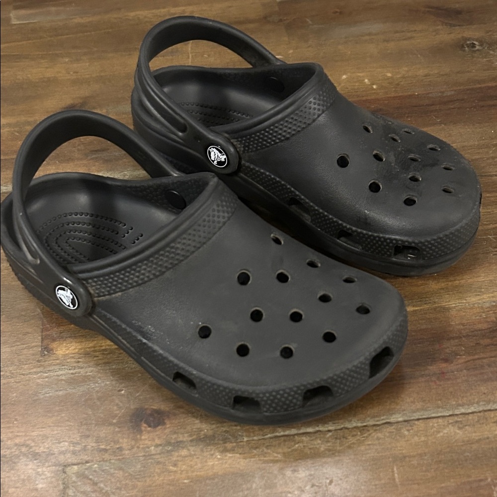 CROCS Kids Shoes in Black size 3